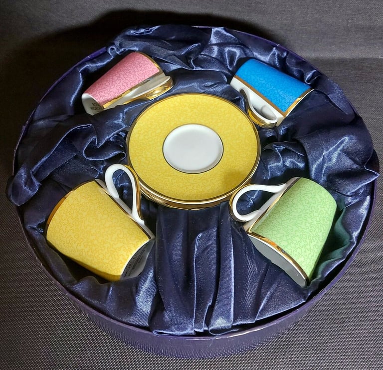 Royal Worcester Queen Elizabeth II Espresso Coffee Cups Set Limited Edition Collectors Item Rare NEW