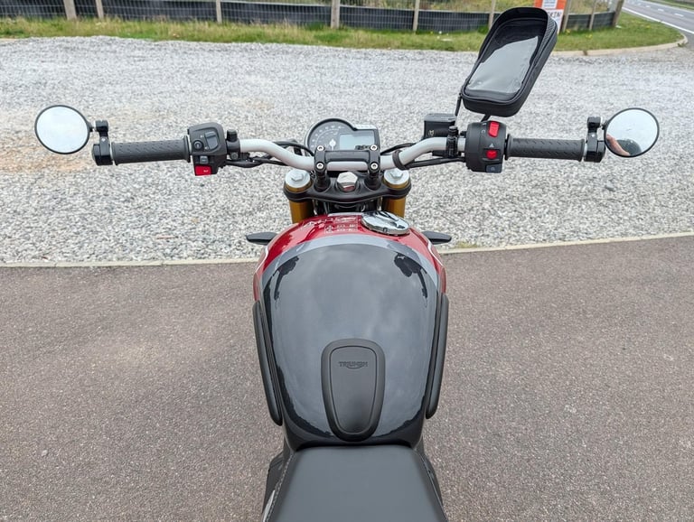 TRIUMPH SPEED 400