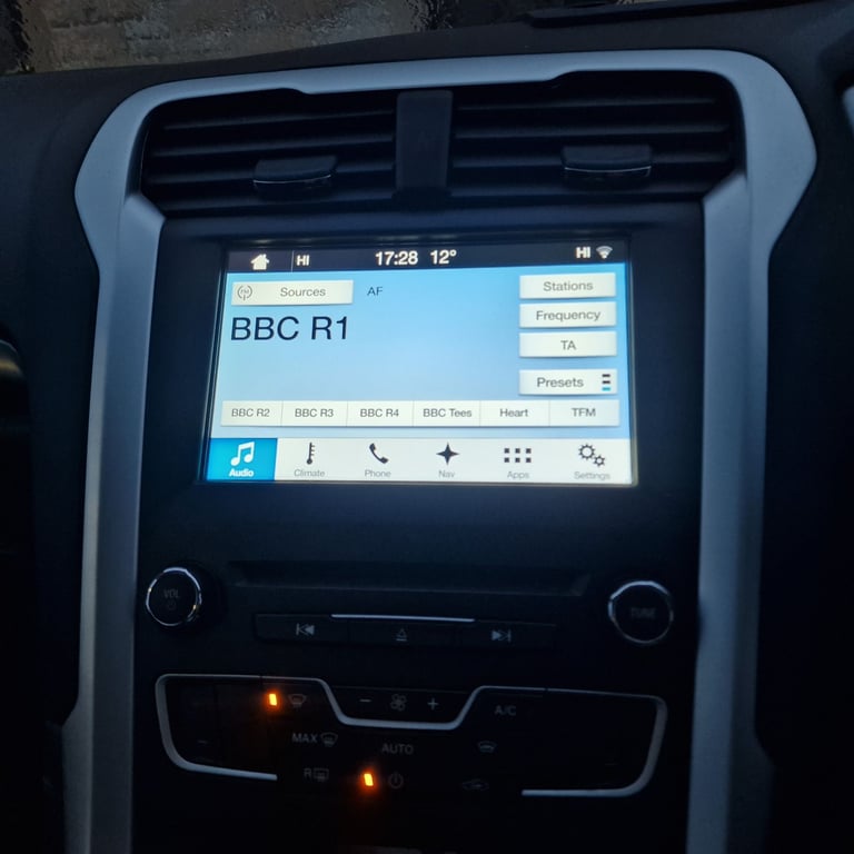 Ford, MONDEO, Hatchback, 2016, Manual, 1499 (cc), 5 doors