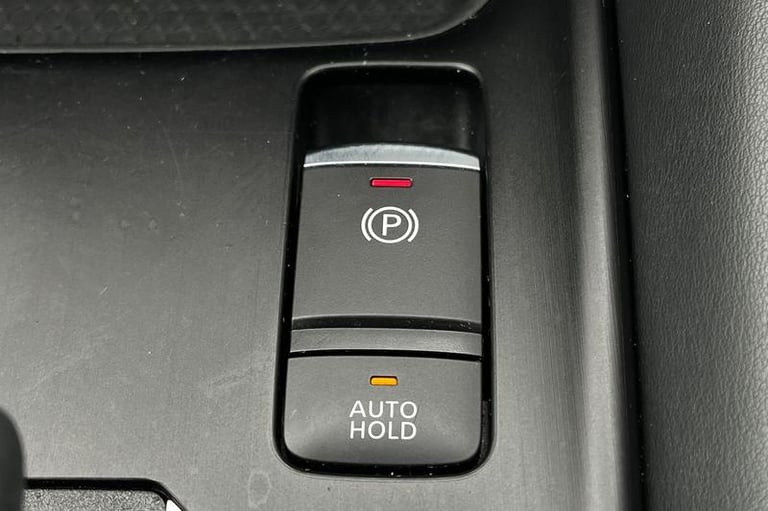 2023 Nissan Qashqai 1.3 DiG-T MH 158 N-Connecta 5dr Xtronic HATCHBACK PETROL Automatic