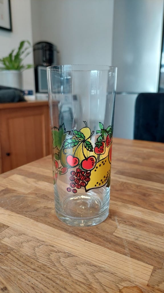 KITSCH ● FRUIT DESIGN ● DRINKING GLASSES ● RETRO 
