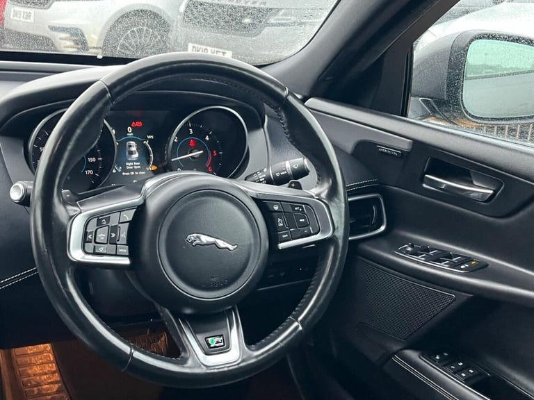 2017 Jaguar XE 2.0d R-Sport Auto Euro 6 (s/s) 4dr Saloon Diesel Automatic