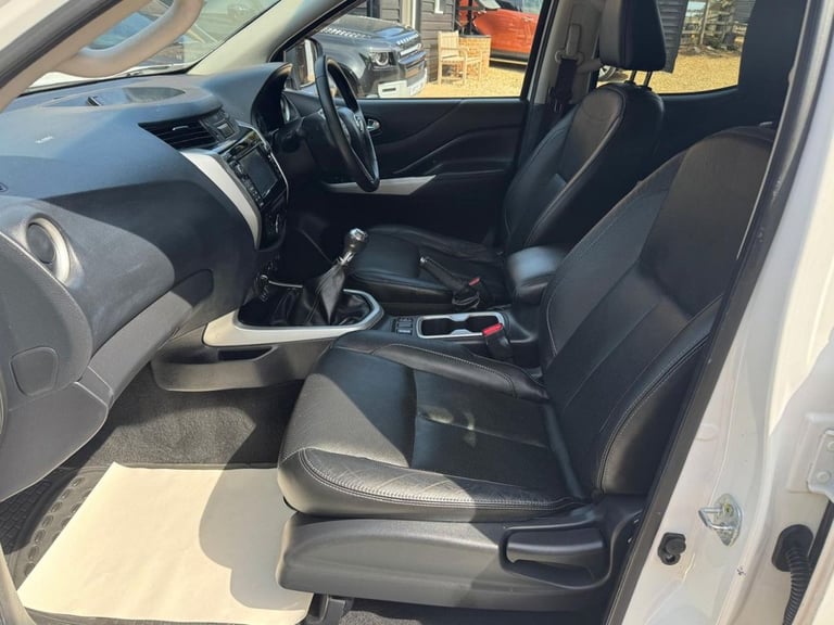 2018 Nissan Navara Double Cab Pick Up Tekna 2.3dCi 190 4WD PICK UP DIESEL Manual