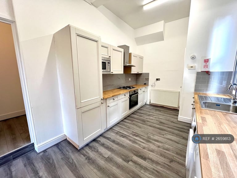 6 bedroom house in Camberwell Terrace, Leamington Spa, CV31 (6 bed) (#2659813)