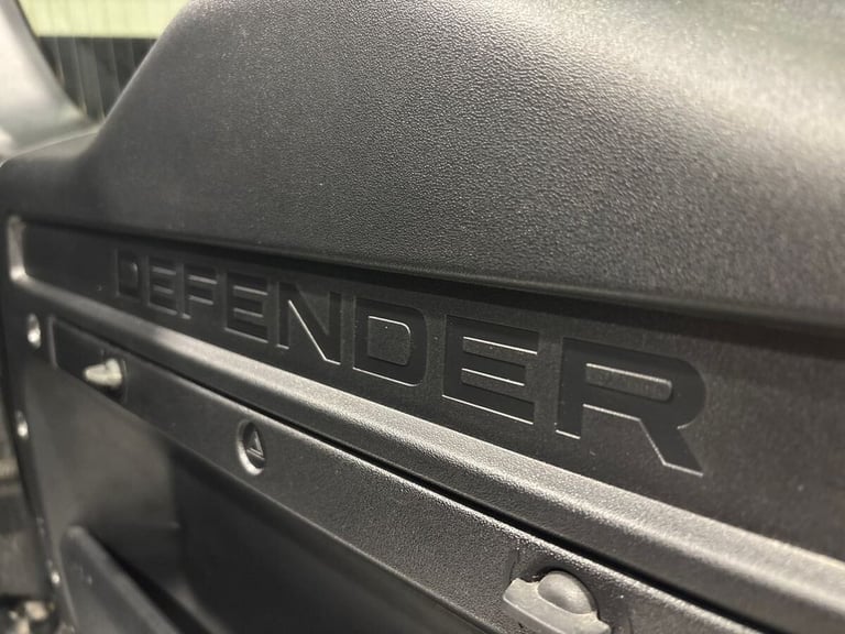 2023 Land Rover Defender 3.0 D250 MHEV SE Hard Top SUV 5dr Diesel Auto 4WD MWB Euro 6 (s/s) (250 ...