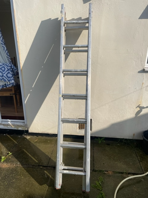  Aluminum extendable ladder