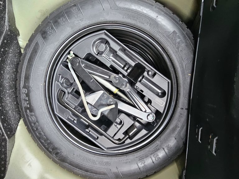 Citroen, C3, Hatchback, 2017, Manual, 1199 (cc), 5 doors