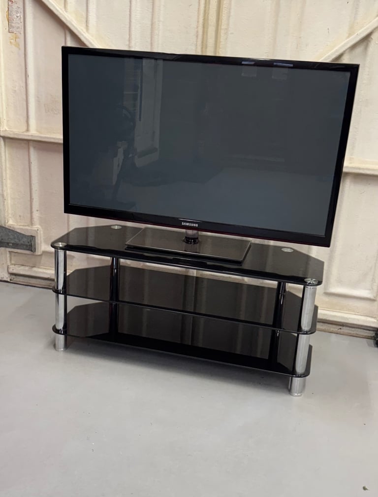 image for Samsung 51 inch Smart Plasma TV / 3D TV & Black Glass Stand
