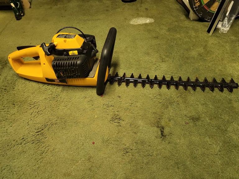 JCB PHT24 Petrol Hedge Trimmer 