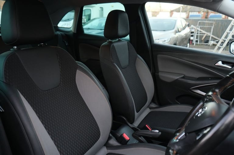 2018 Vauxhall Crossland X 1.5 Turbo D ecoTEC Tech Line Nav SUV 5dr Diesel Manual Euro 6 (s/s) (10...