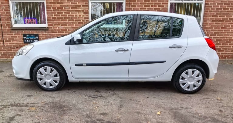 2009 Renault Clio 1.1 Clio Expression 16v 5dr Hatchback Petrol Manual