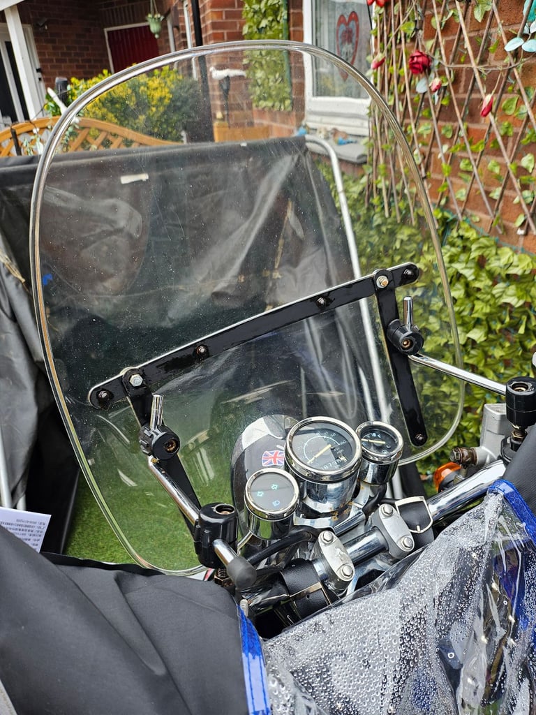 Motorbike scooter windscreen 