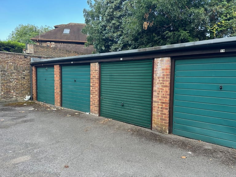 Private Garage to Rent in Staines-Upon-Thames