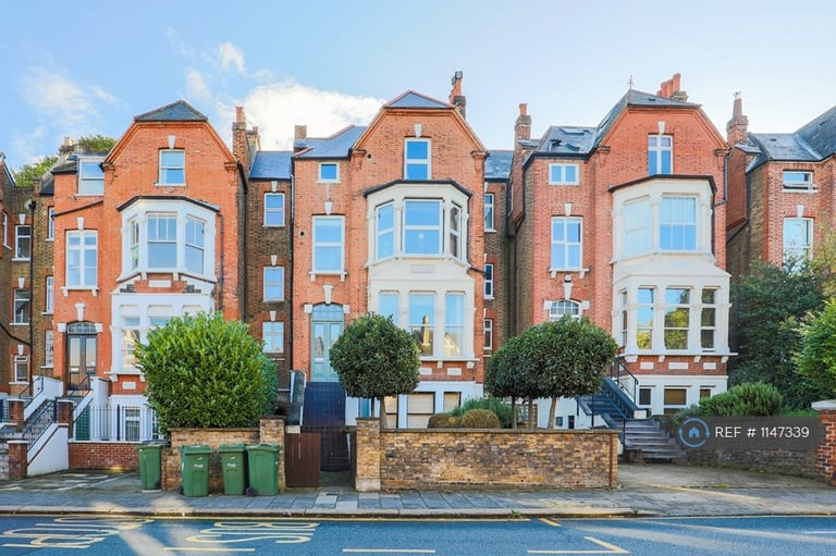 2 bedroom flat in Norwood Road, London, SE24 (2 bed) (#1147339)