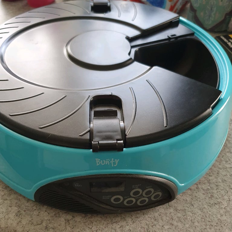 Cat feeder Gumtree