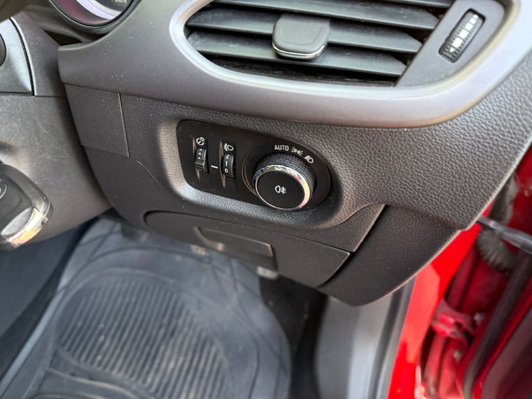 Vauxhall Astra Design 1.6 CDTi BlueInj Euro 6 with 8 Months MOT&FSH&Apple Car Play&Android&ULEZ Free