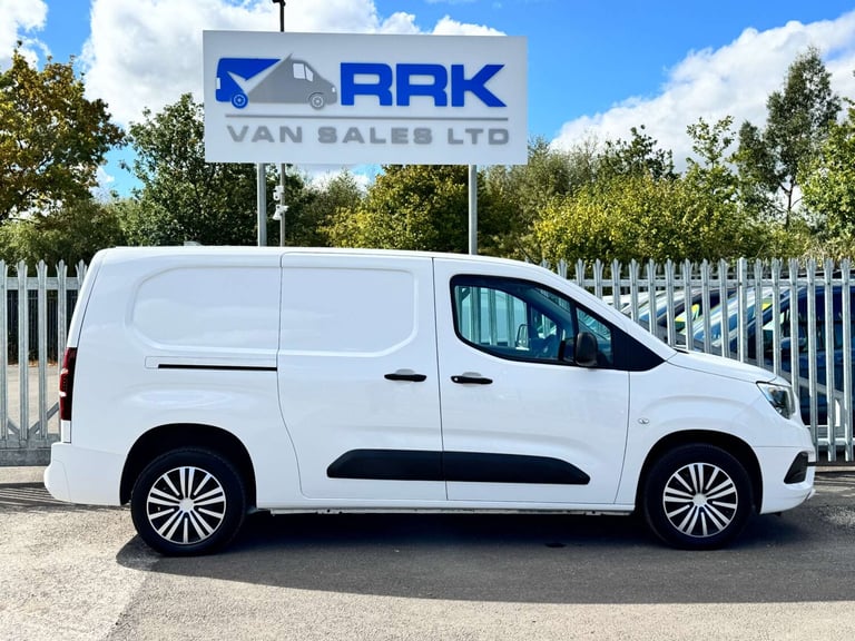 2020 Vauxhall Combo 2300 1.5 Turbo D 100ps H1 Sportive Van PANEL VAN DIESEL Manual
