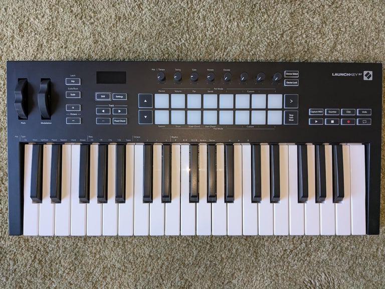 Novation Launchkey 37 