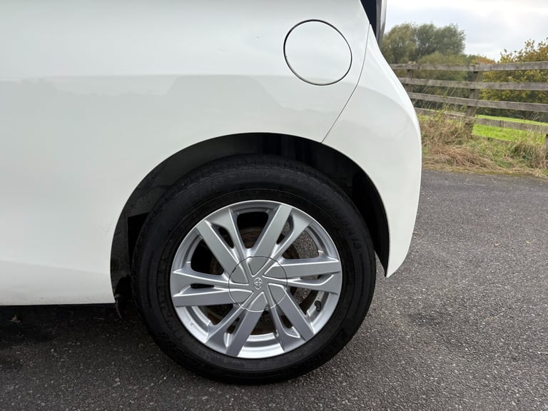 2015 Toyota AYGO 1.0 VVT-i X-Pression 3dr HATCHBACK Petrol Manual