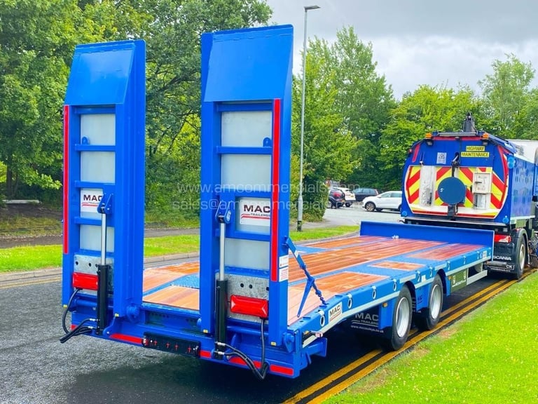 MCCAULEY TANDEM AXLE DRAWBAR LOADER 