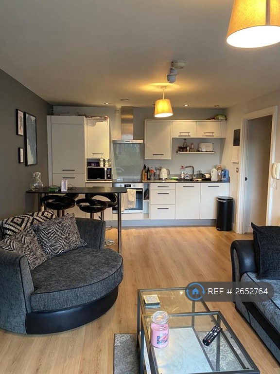 2 bedroom flat in Water Street, Manchester, M3 (2 bed) (#2652764)