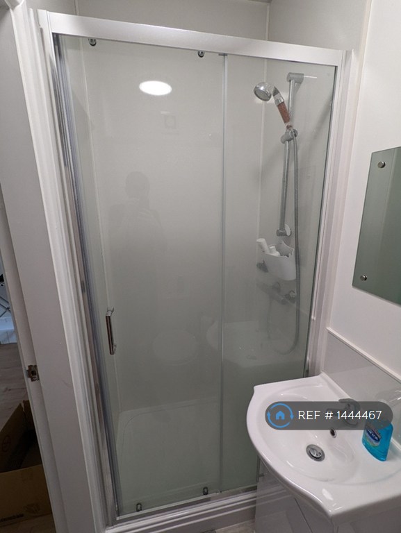 2 bedroom flat in Jubilee Street, Rugby, CV21 (2 bed) (#1444467)
