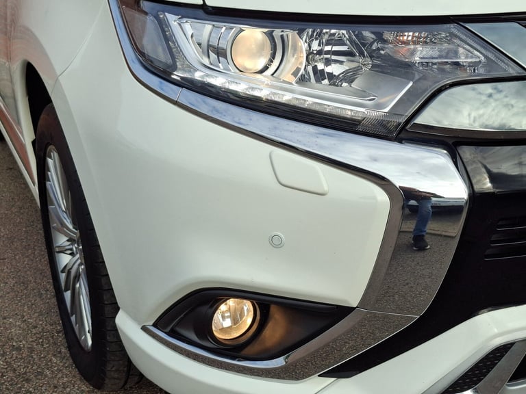 2021 21 Mitsubishi Outlander 2.4 PHEV Dynamic CVT Auto 4WD. 13.8kWh. 1 Owner.