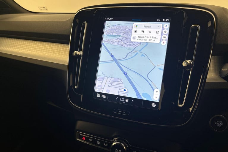 2023 Volvo XC40 Core, B3 mild hybrid, Petrol ESTATE Petrol/Electric Hybrid Automatic
