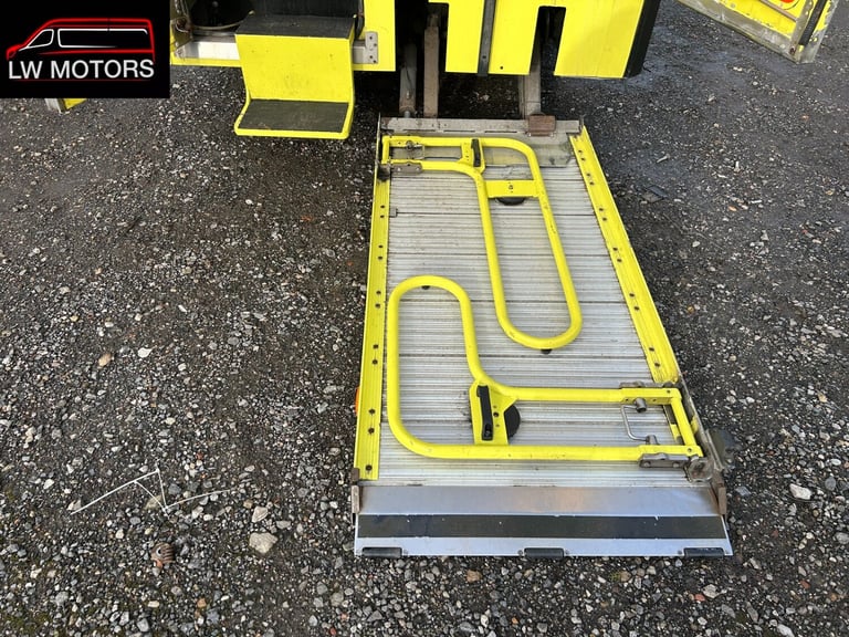 MERCEDES BENZ SPRINTER 519 CDI DIRECT EX AMBULANCE SERIVICS 2017 17 REG EURO 6