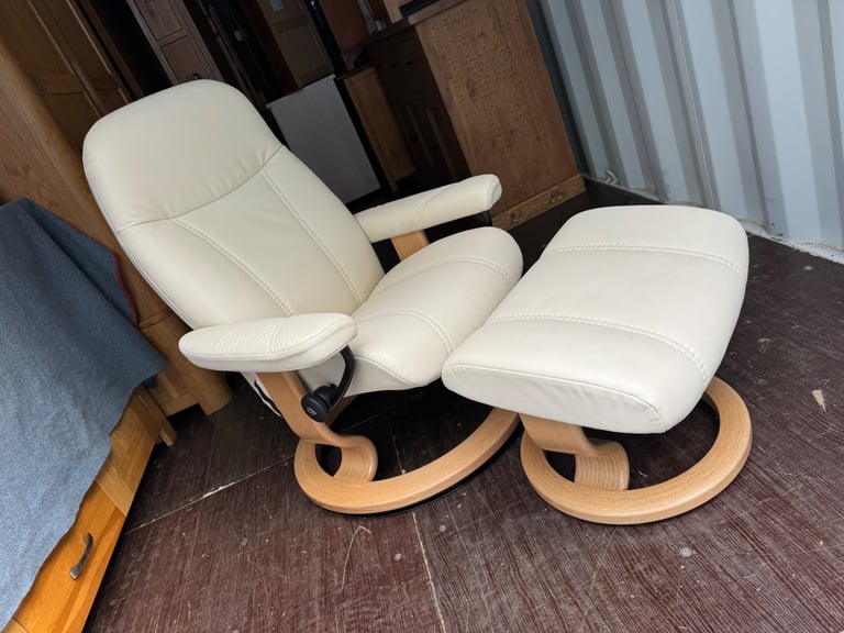 Ekornes Stressless Cream Leather Chair reclining & Footstool Possible Delivery 