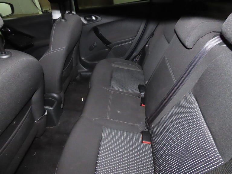 2015 Peugeot 208 1.2 PureTech 82 Allure 5dr HATCHBACK PETROL Manual