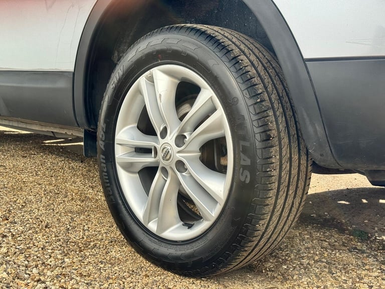 2013 Nissan Qashqai 1.6 Acenta 2WD Euro 5 (s/s) 5dr HATCHBACK Petrol Manual