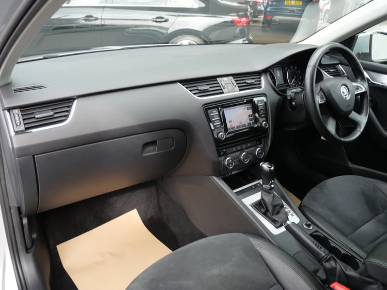 2014 Skoda Octavia 2.0 TDI Elegance DSG Euro 5 (s/s) 5dr Only 32000 Miles