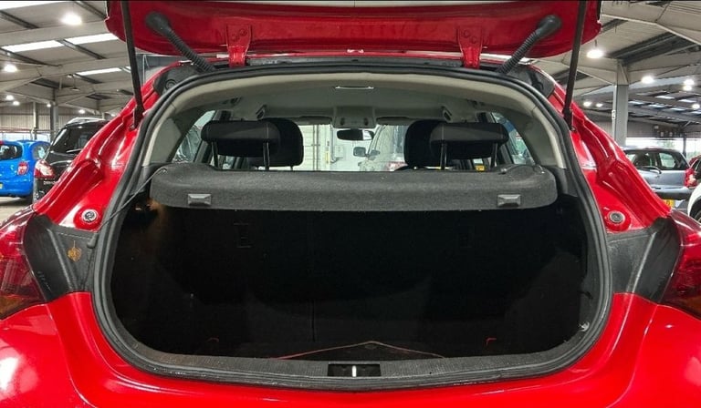 2013 Vauxhall Astra 1.6i 16V SRi 5dr Auto HATCHBACK PETROL Automatic