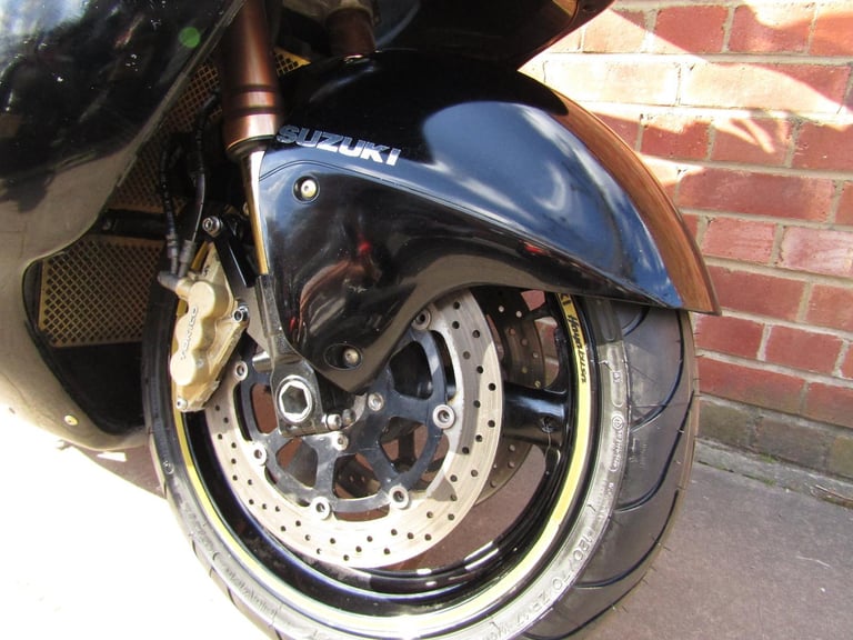 SUZUKI GSX1300 HAYABUSA * VERY LOW MILES 11000 *2 FORMER KEEPERS* WOW *