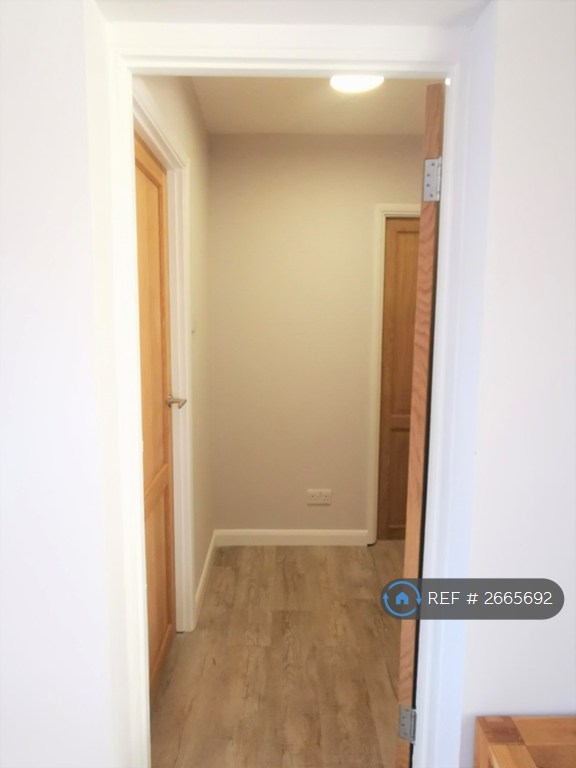 2 bedroom flat in Haig Court, Chelmsford, CM2 (2 bed) (#2665692)