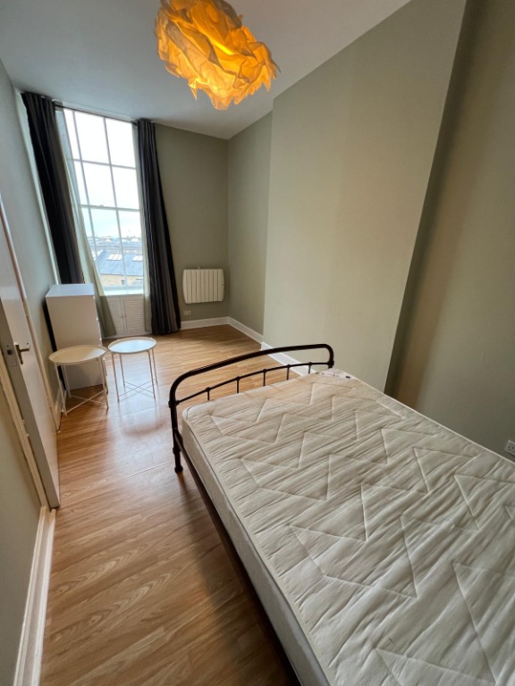 1 bedroom flat in Union Place, New Town, Edinburgh, EH1 3NQ