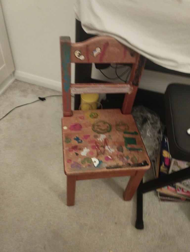 Kids chair wood