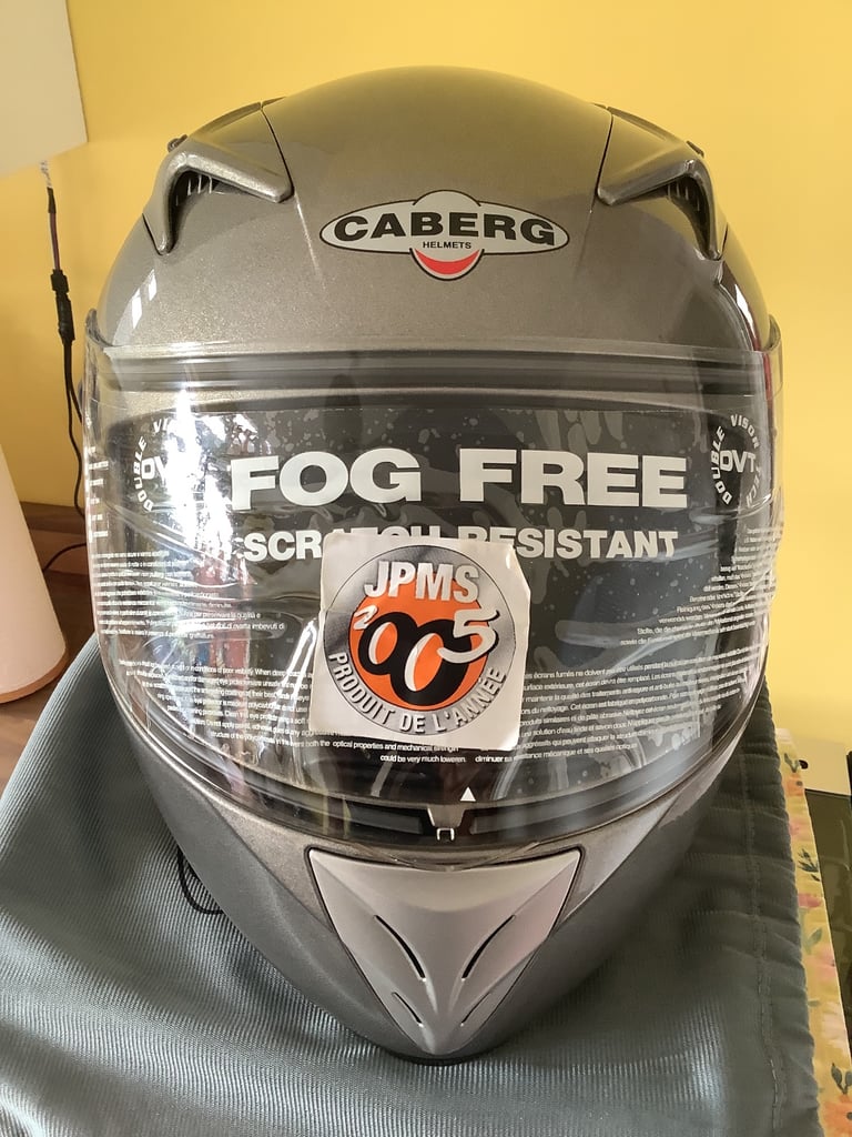Full Face Motorcycle Helmet, Caberg V2 Titanium, Size Small, 55-56cm, Excellent. 