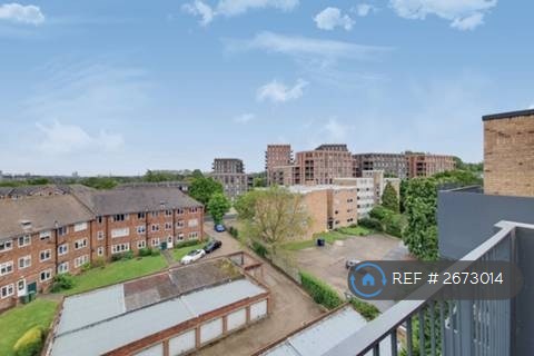 2 bedroom flat in Lyon Road, Harrow, HA1 (2 bed) (#2673014)