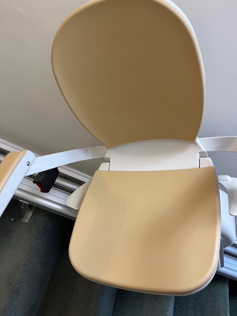 Acorn Straight Stairlift with remote control 