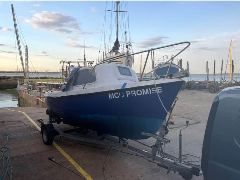 image for 17ft Fishing boat 