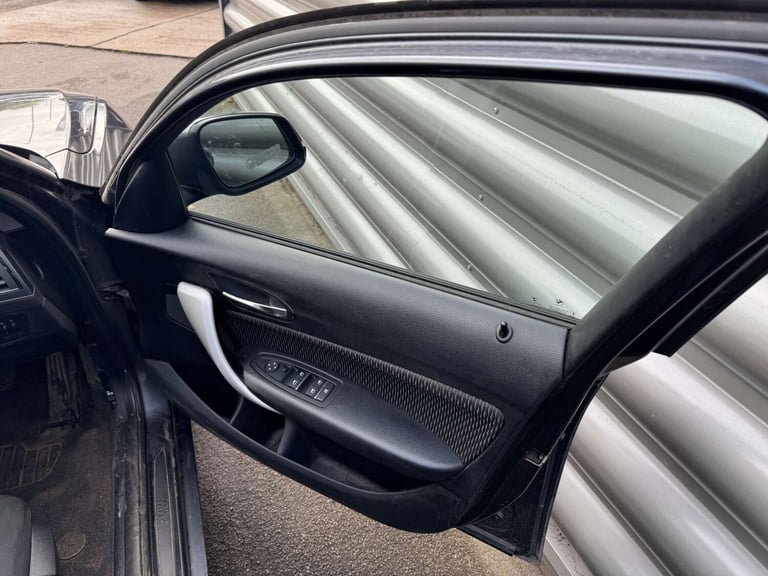 2019 BMW 1 Series 116d SE Business 5dr [Nav/Servotronic] HATCHBACK DIESEL Manual