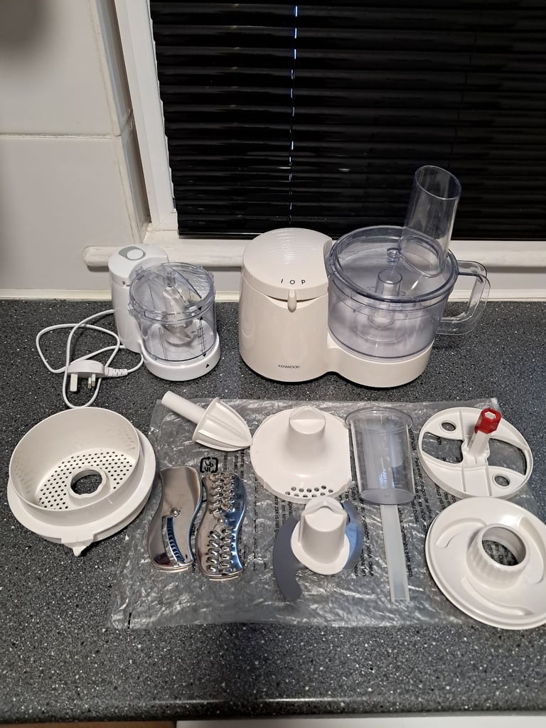 £30 (NO LESS)BRAND NEW CONDITION FOOD PROCESSORS EVERYTHING THERE AS SEEN 