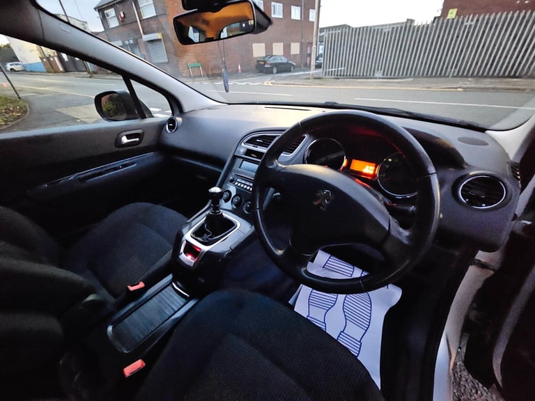 2013 Peugeot 5008 1.6 HDi 115 Active 5dr MPV Diesel Manual