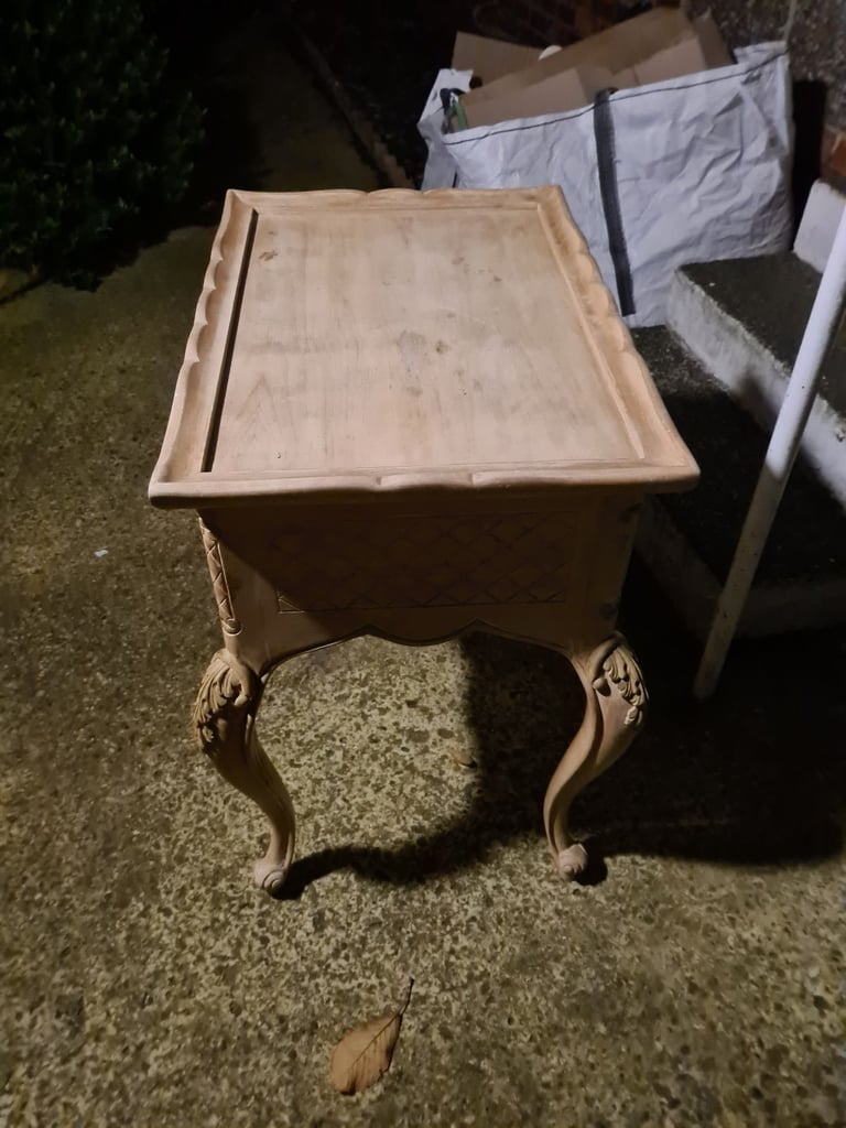 Stunning set of shelvs and table