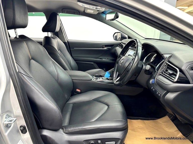 Toyota Camry 2.5 VVT-I DESIGN [SAT NAV, LEATHER &amp; HEATED SEATS]