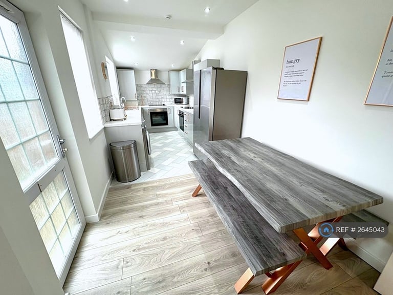 6 bedroom house in Empress Road, Liverpool, L7 (6 bed) (#2645043)
