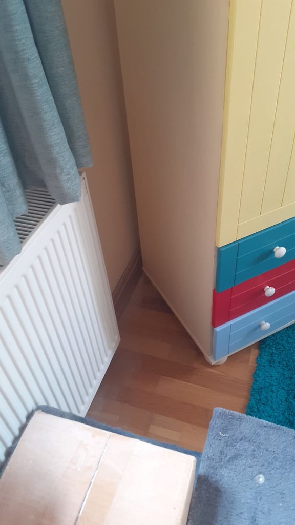 Wardrobe and Bedside Cabinet matching set only £18 ono