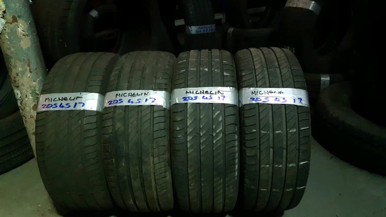 Michelin PS4's 205/45/r17 matching set  open 7 days a week free fit 